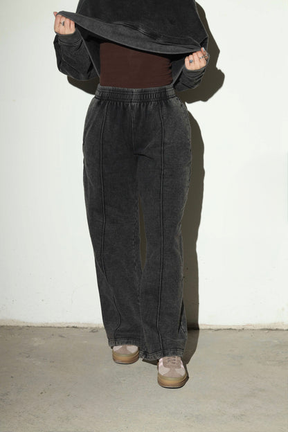 Pantalón wide leg negro acid wash - vista trasera