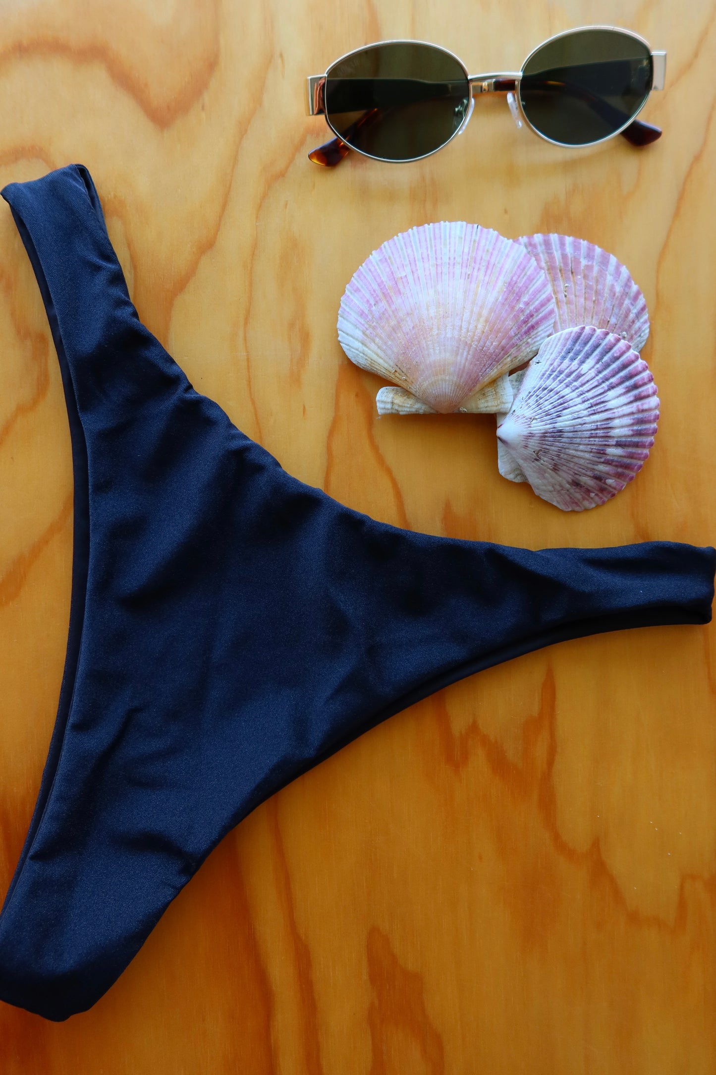 VERÃO BLACK TANGA - BOTTOM