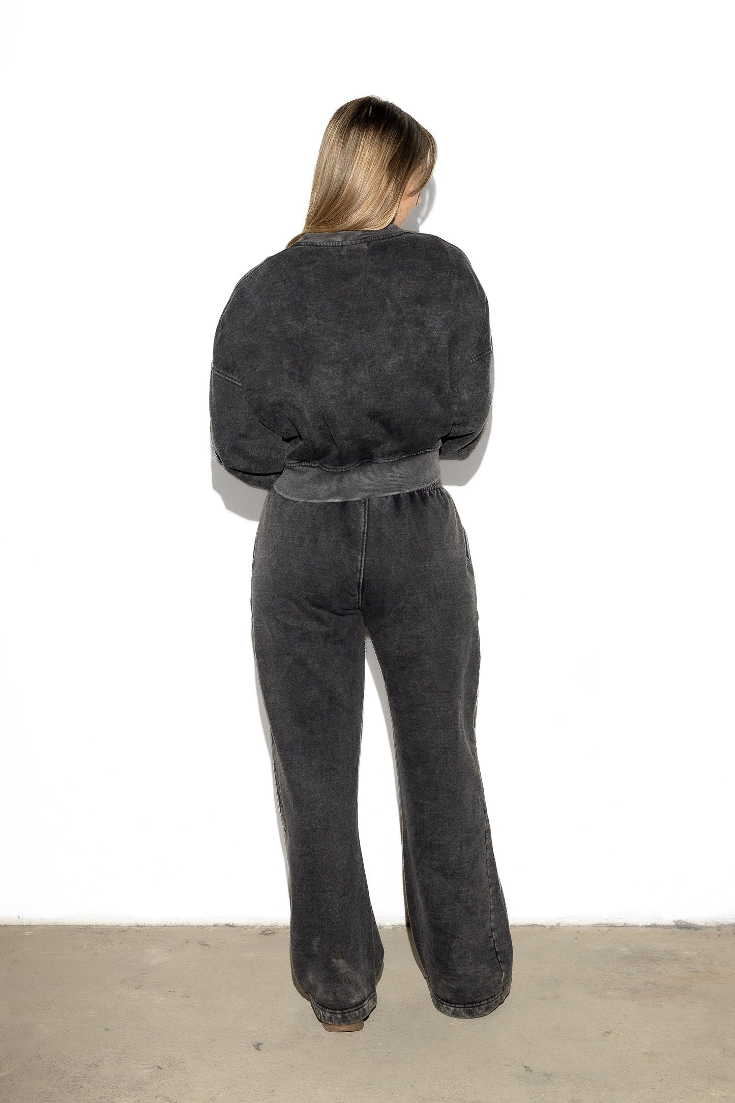 Areia Travel Set washed black - detalle textura acid wash