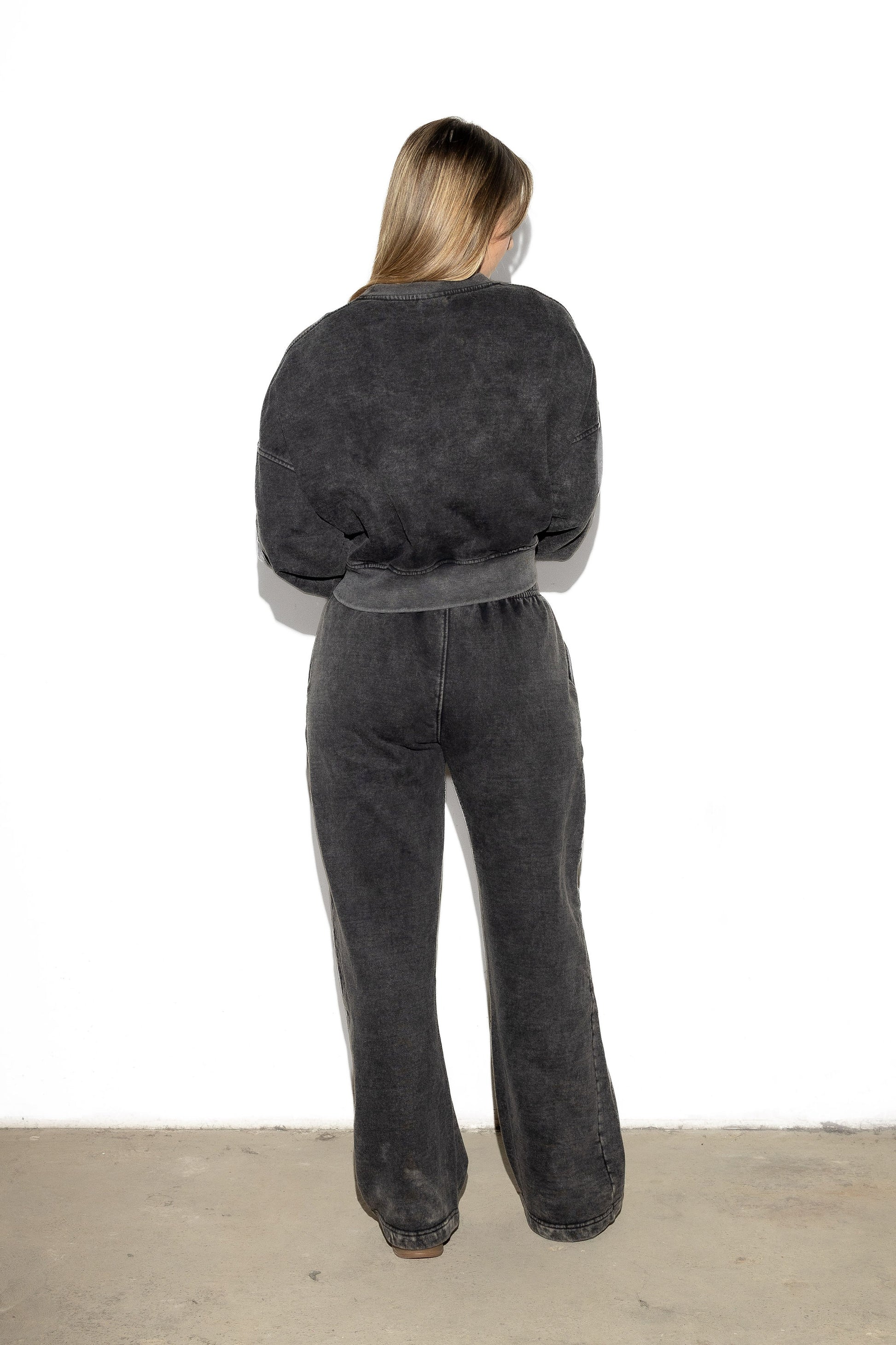 Areia Travel Set washed black - detalle textura acid wash
