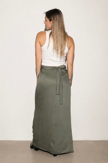 Falda larga verde musgo - vista lateral