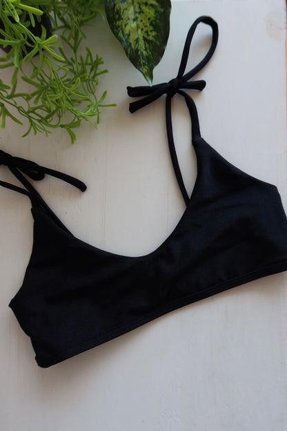 Top bikini Solta negro - look completo