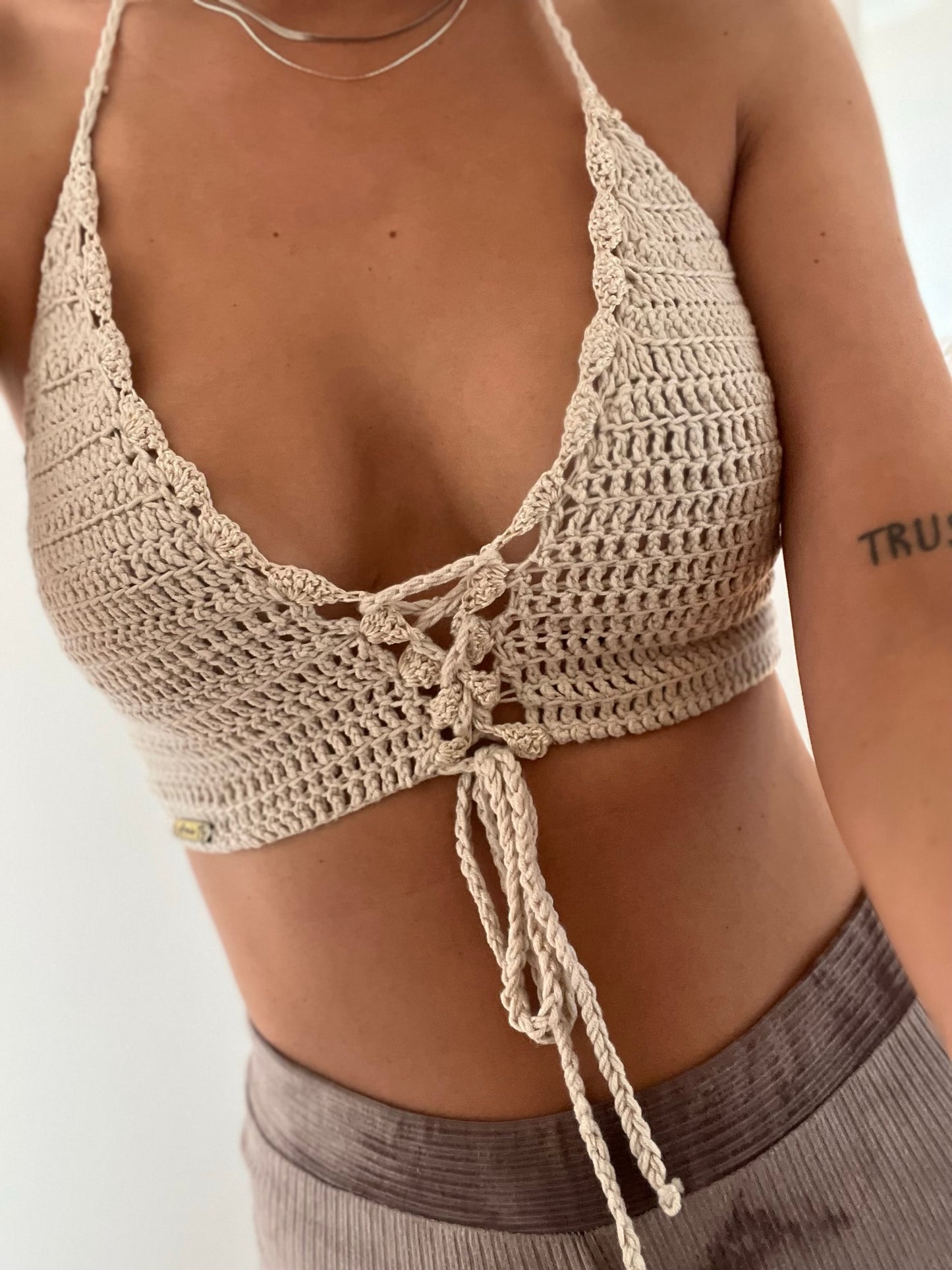 TOP TRENZADO - CROCHET